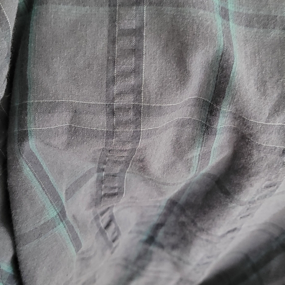 3XLT VANHEUSEN PLAID BUTTON DOWN TOP - Picture 3 of 4